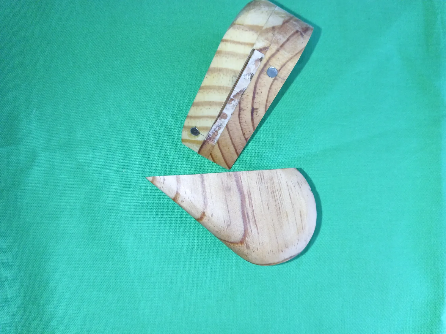 fabricant de volets en bois la garnache