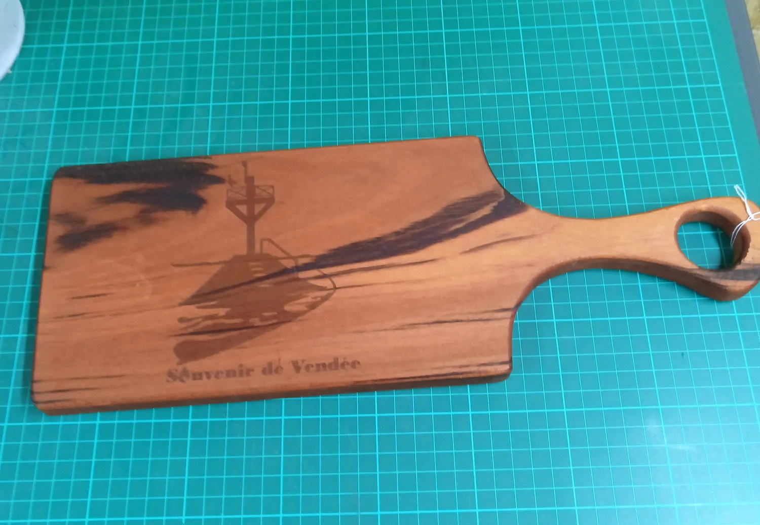 gravure au laser sur bois beauvoir sur mer