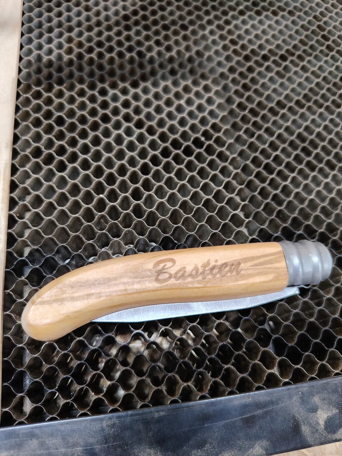 gravure au laser sur bois noirmoutier