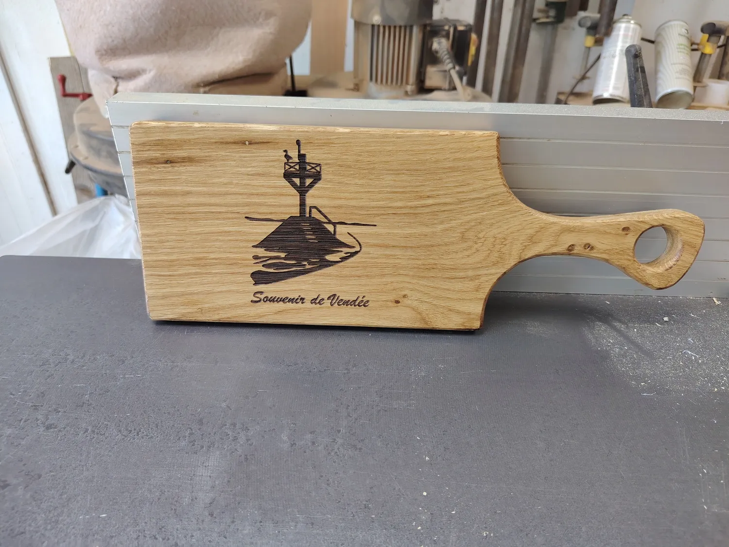 gravure au laser sur bois notre dame de monts