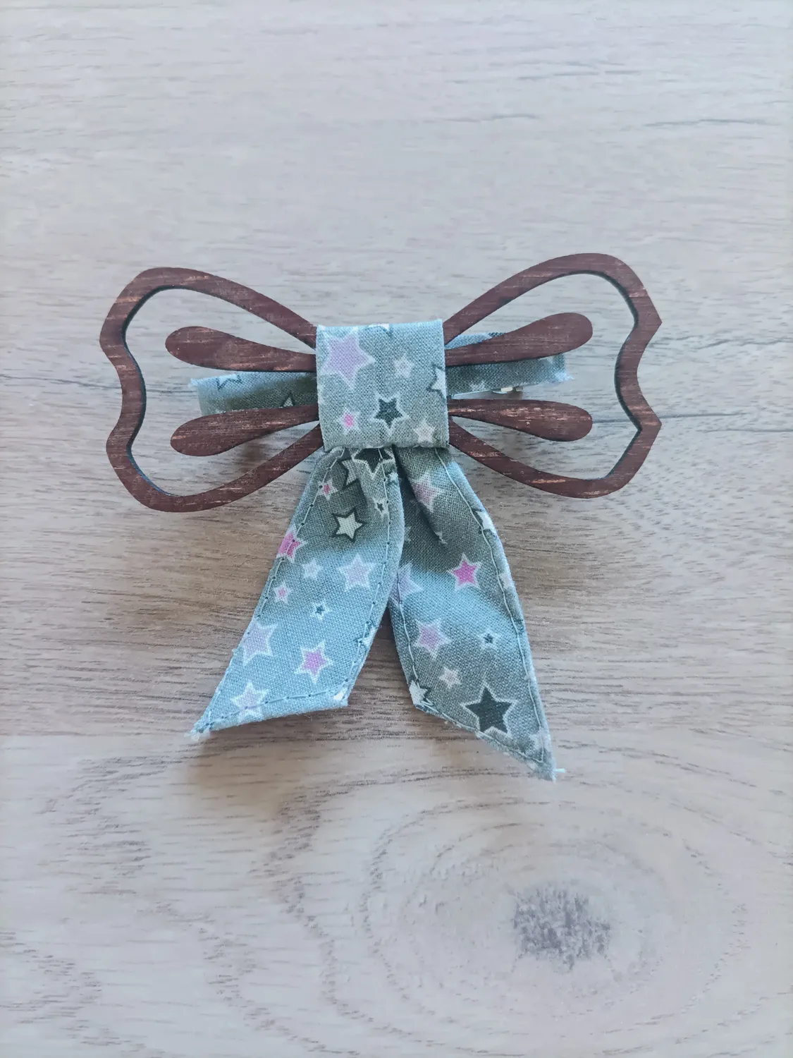 gravure au laser sur bois saint gilles croix de vie