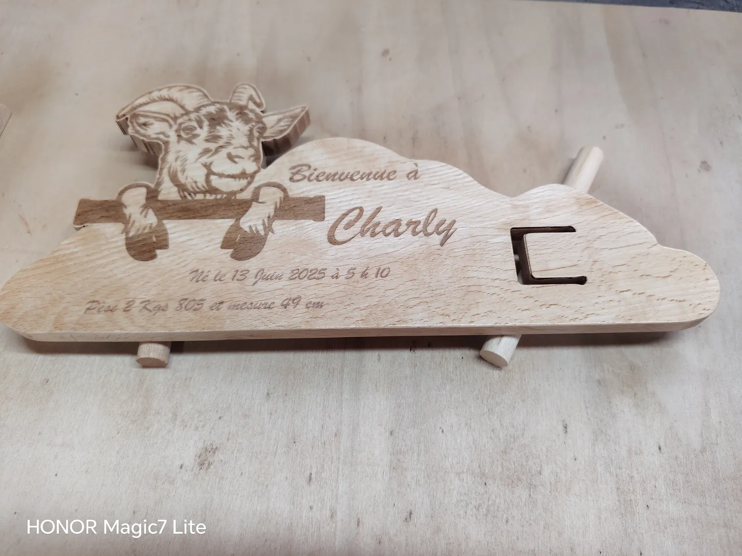 gravure au laser sur bois saint gilles croix de vie