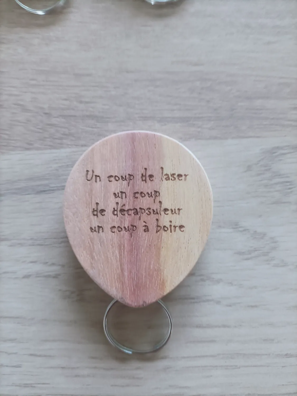 gravure au laser sur bois saint jean de monts